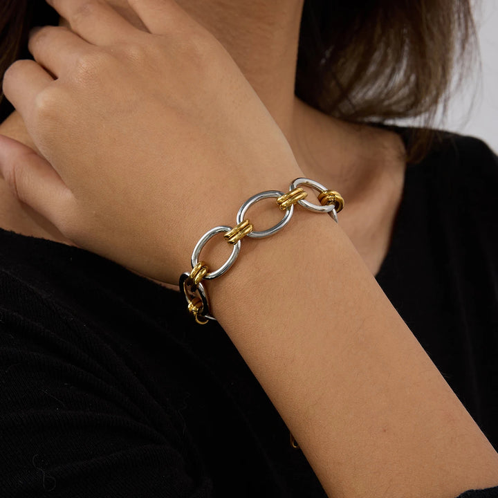 Amari Loop Chain Link Bracelet