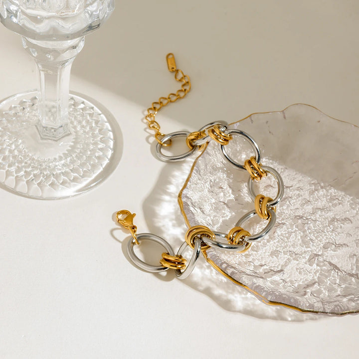 Amari Loop Chain Link Bracelet