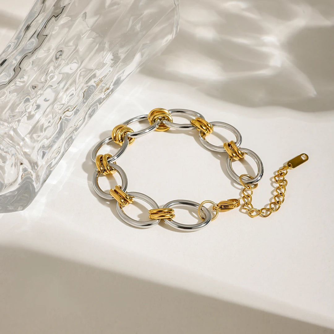 Amari Loop Chain Link Bracelet