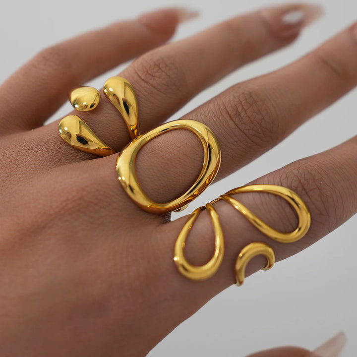 Aura Curves Ring Set