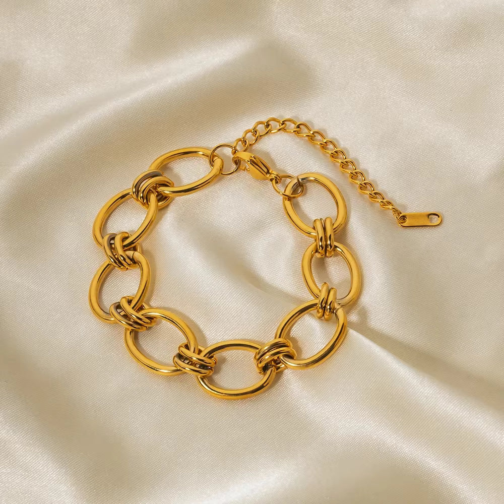 Amari Loop Chain Link Bracelet