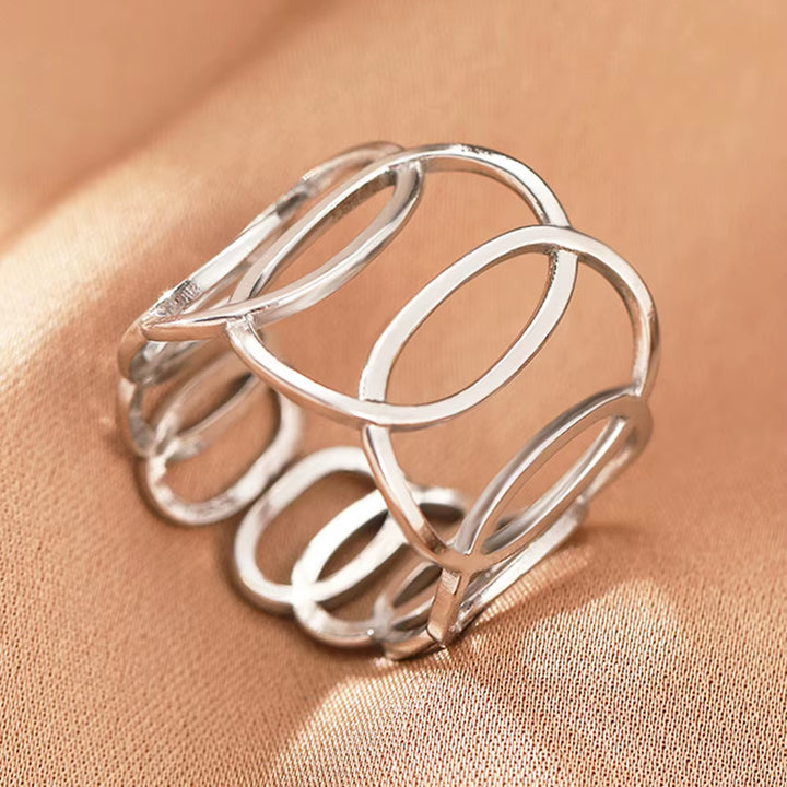 Ovelisse Loop Ring