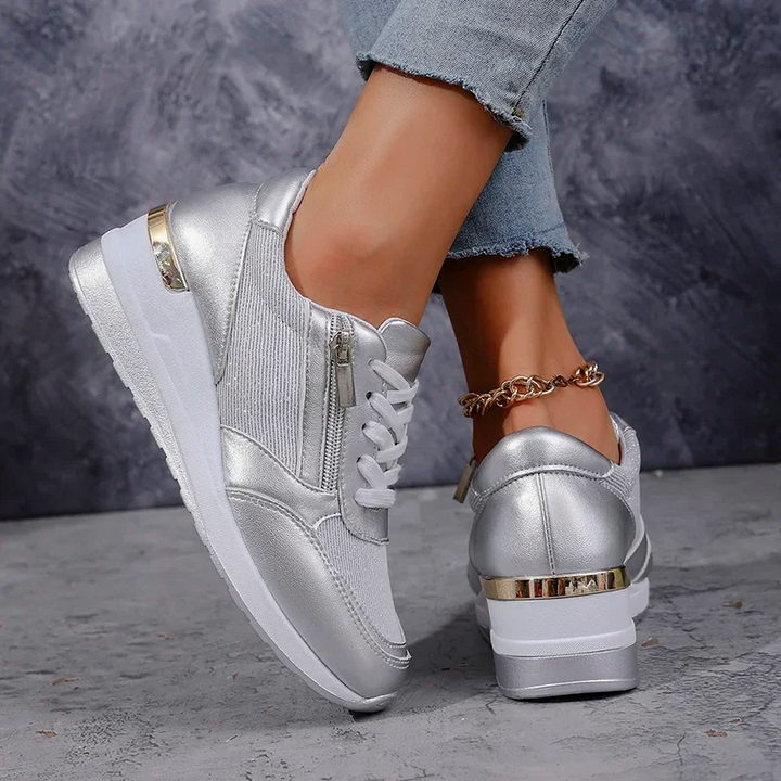 Glimmer Street Trainer