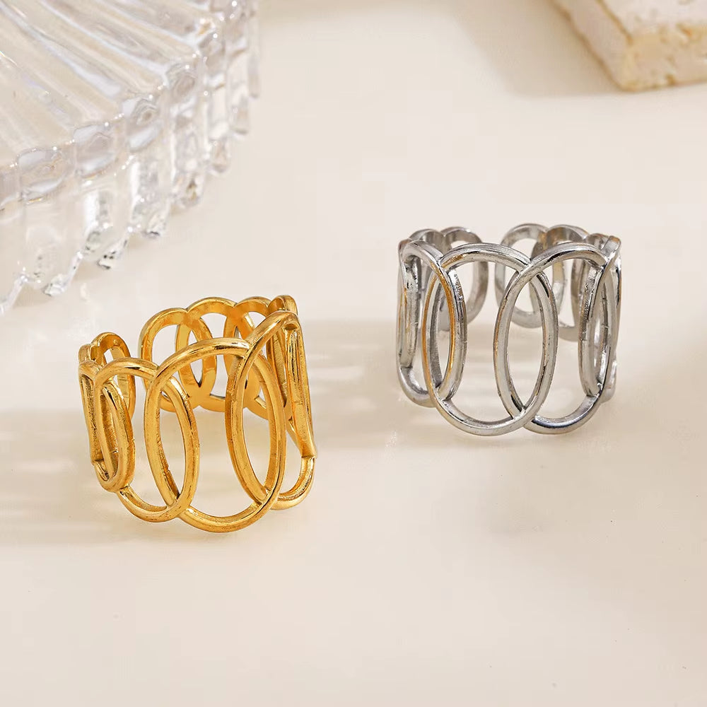 Ovelisse Loop Ring