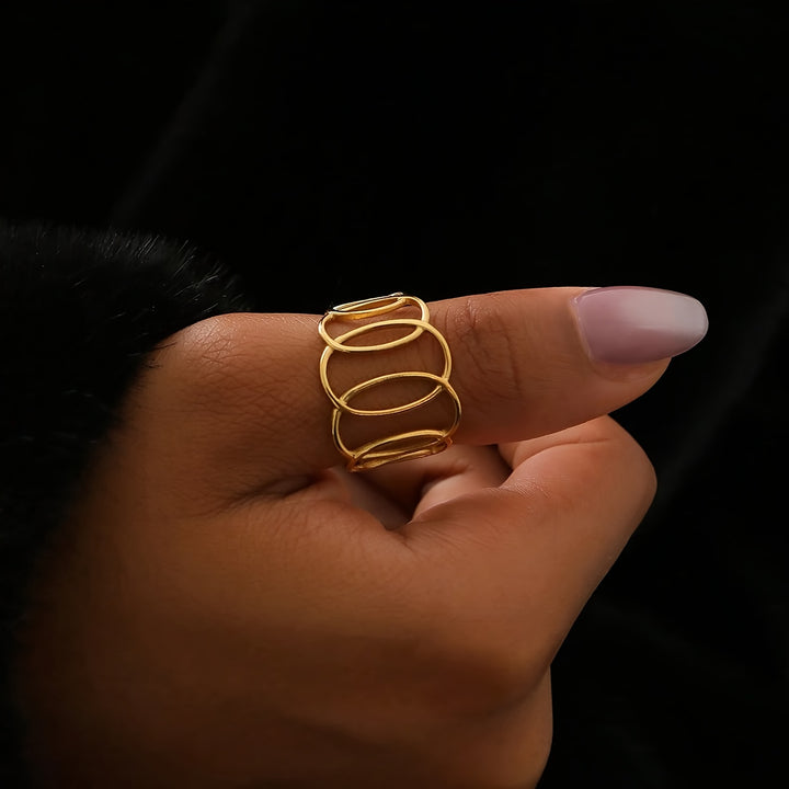 Ovelisse Loop Ring
