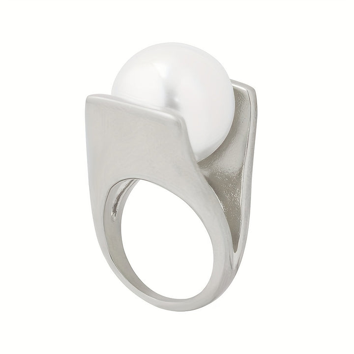 Perla Arc Cradle Ring