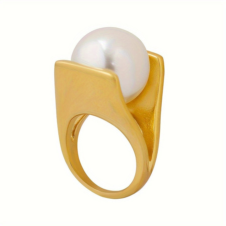 Perla Arc Cradle Ring